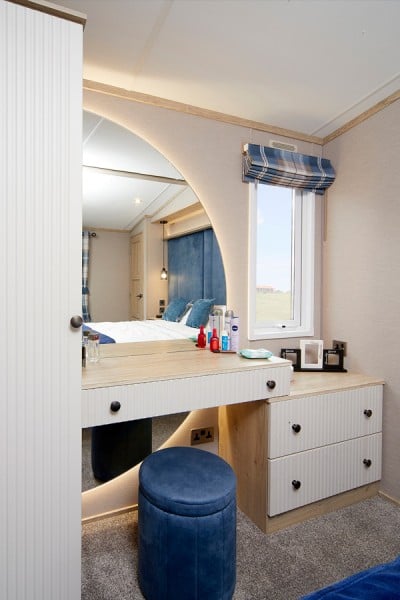 redwood-dressing-table